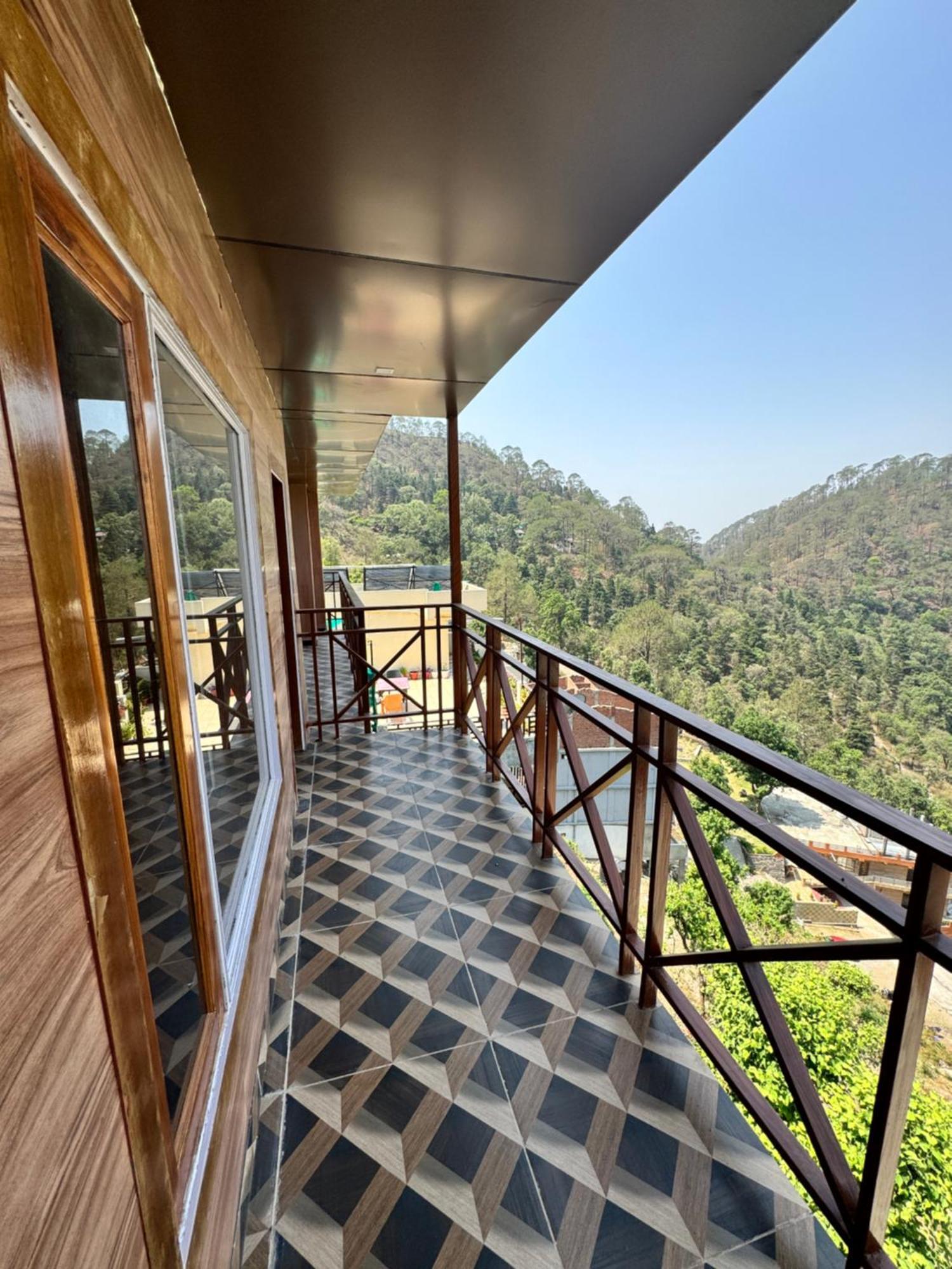 Uk * Nainital